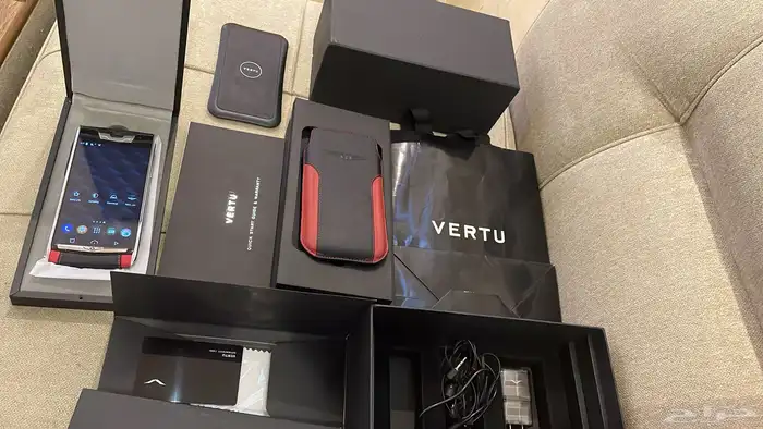 Vertu for Bentley أول هاتف فاخر من توقيع بنتلي 1