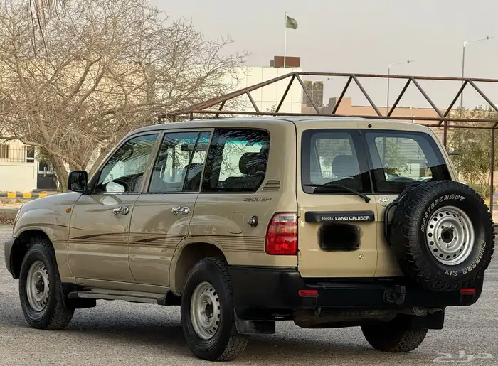 تويوتا لاندكروزر 2000 G 3