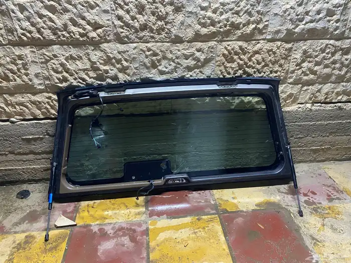 زجاج خلفي سياره 0