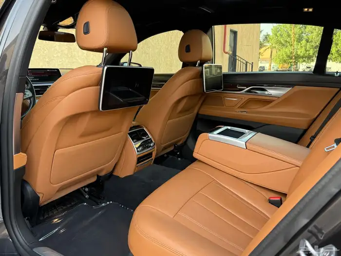 بي ام دبليو 2020 Li 730 27