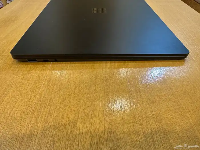 للبيع لابتوب مايكروسوفت سيرف 3 3