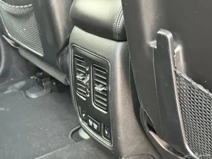 جيب شروكي موديل 2021 لميتد 34