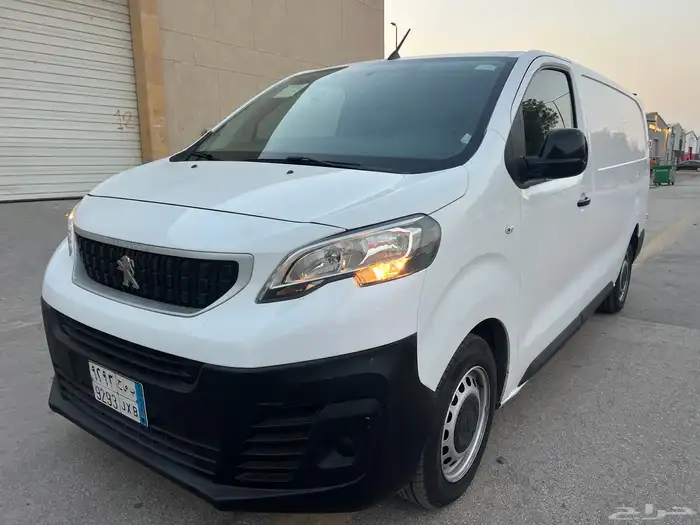 بيجو اكسبيرت 2022 اوتماتيك للبيع نظيف 5