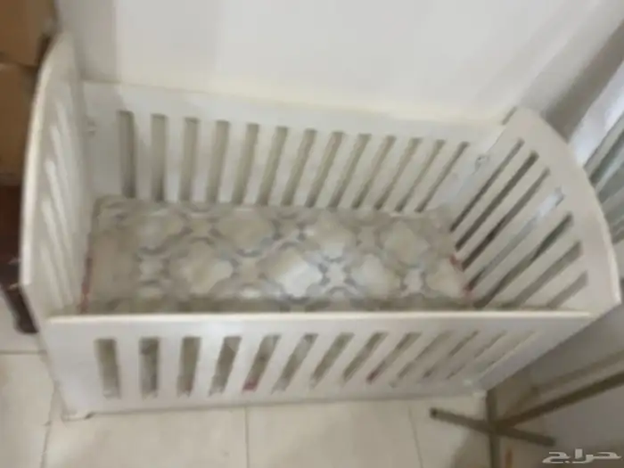 عربية اطفال دف وسرير هزازا وكروزه وسرير خشب مع مطرحه جديده 1