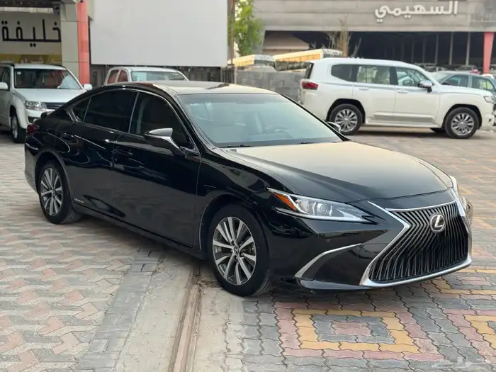 لكزس ES300 2019 نظيف 6
