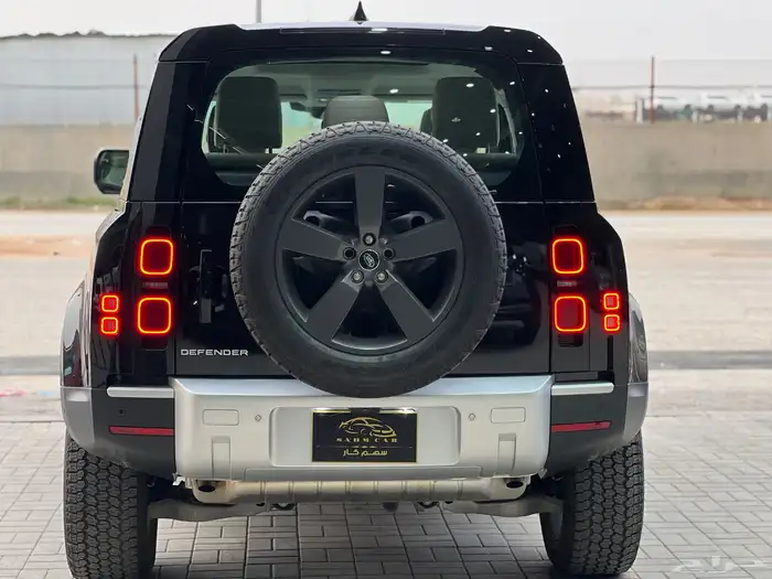 لاند روفر ديفندر SE موديل 2024 (ناغي) 10