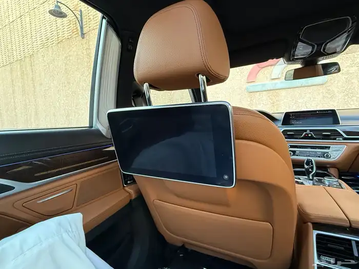 بي ام دبليو 2020 Li 730 31