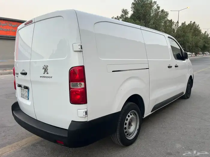 بيجو اكسبيرت 2022 اوتماتيك للبيع نظيف 6