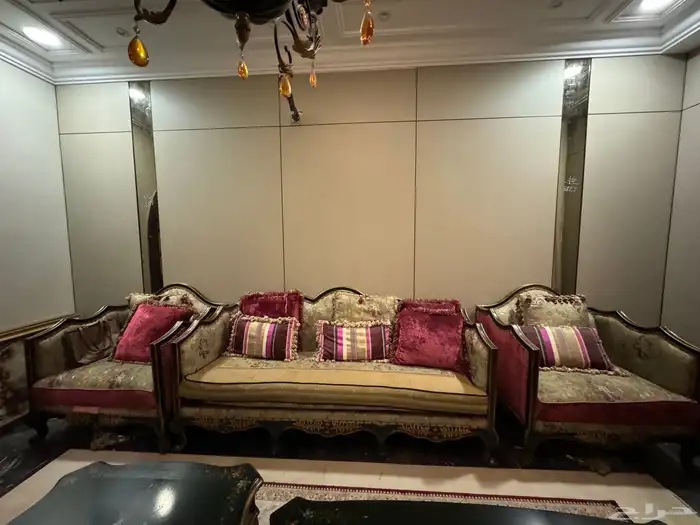 طقم كنب كلاسك مع طاولات 4500 0