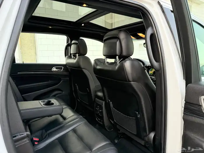 جيب شروكي موديل 2021 لميتد 32