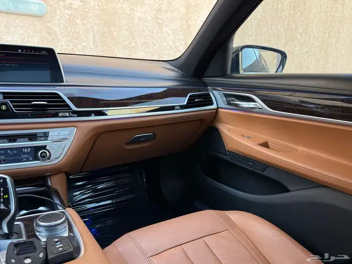 بي ام دبليو 2020 Li 730 33