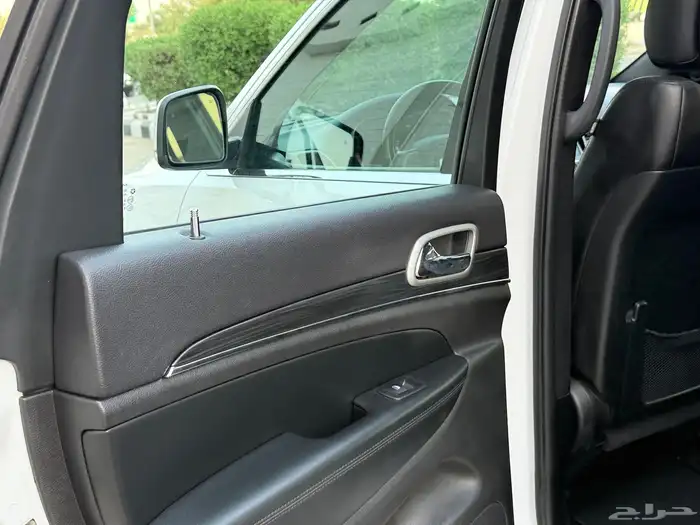 جيب شروكي موديل 2021 لميتد 28