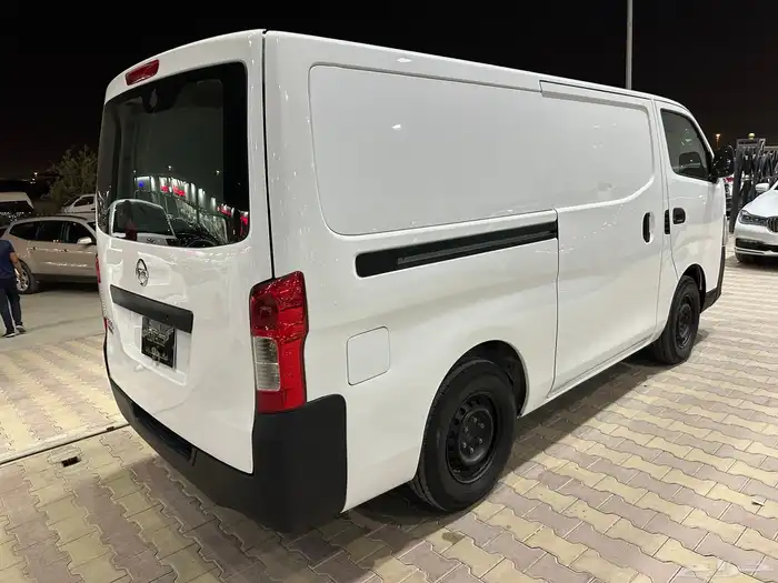 نيسان باص اورفان موديل 2021 بظاعه ديزل 9