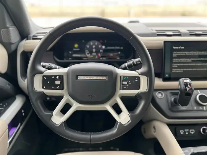 لاند روفر ديفندر SE موديل 2024 (ناغي) 14