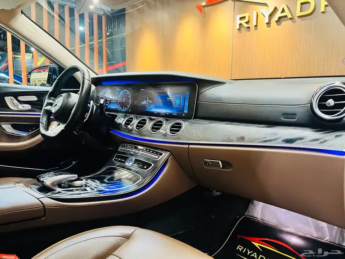 مرسيدس 2018 E300 ( بحاله ممتازه) 6