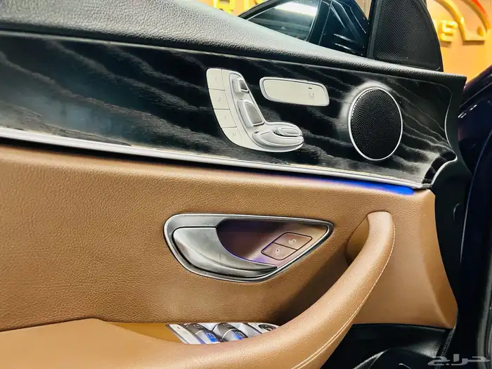 مرسيدس 2018 E300 ( بحاله ممتازه) 8
