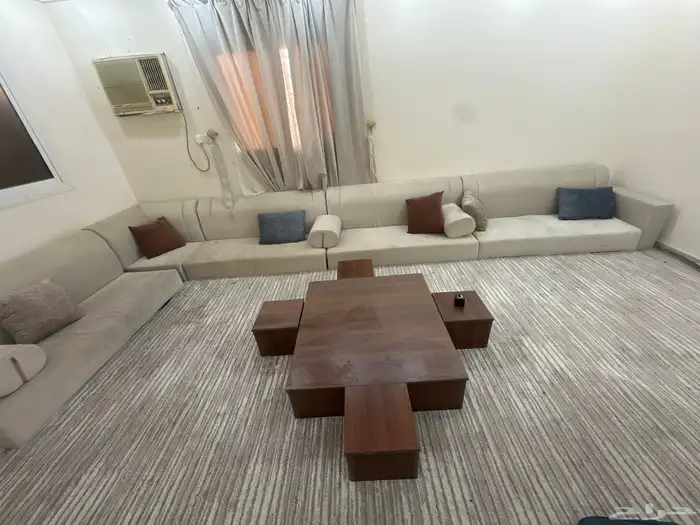 مجلس بجميع اغراضه وصاله مع 2 مكيف 0