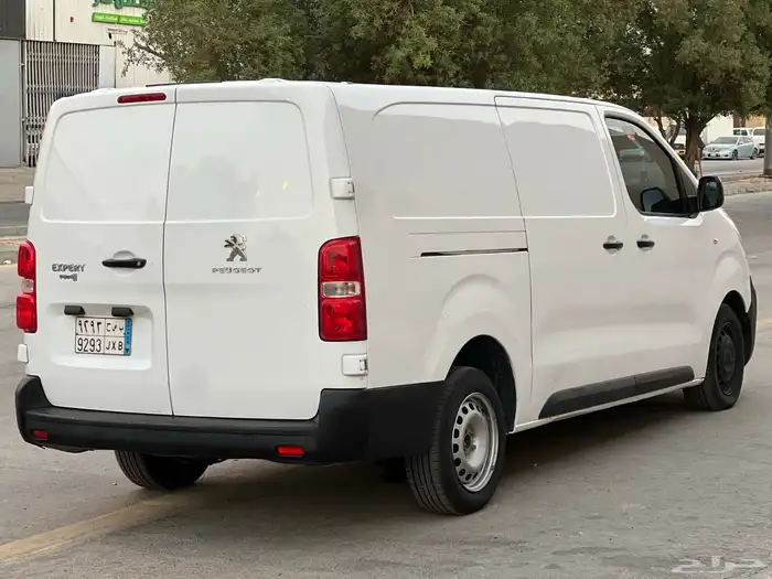 بيجو اكسبيرت 2022 اوتماتيك للبيع نظيف 17