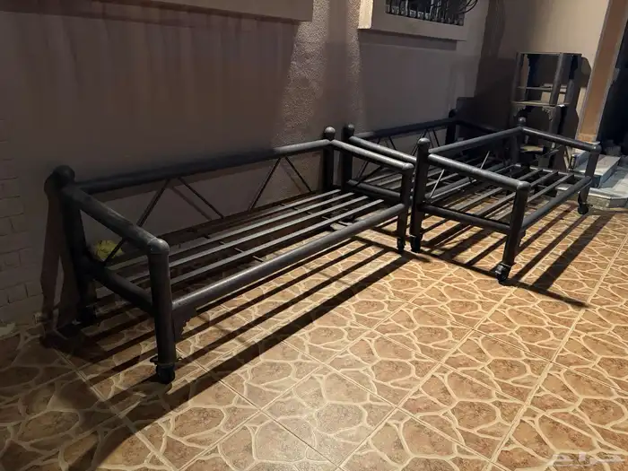 جلسة كراسي خارجية شتوية للبيع بحالة ممتازة 0