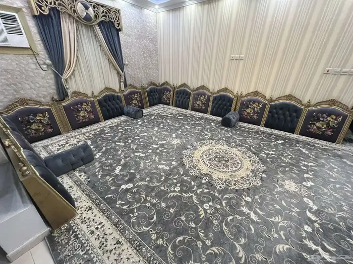 مخدات للبيع مع الستاره 0