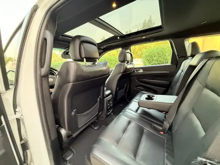 جيب شروكي موديل 2021 لميتد 31