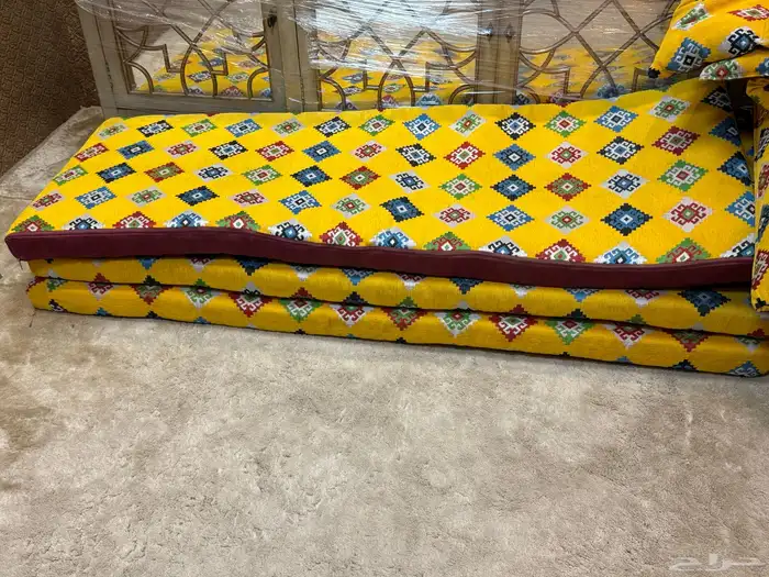 جلسة كراسي خارجية شتوية للبيع بحالة ممتازة 4