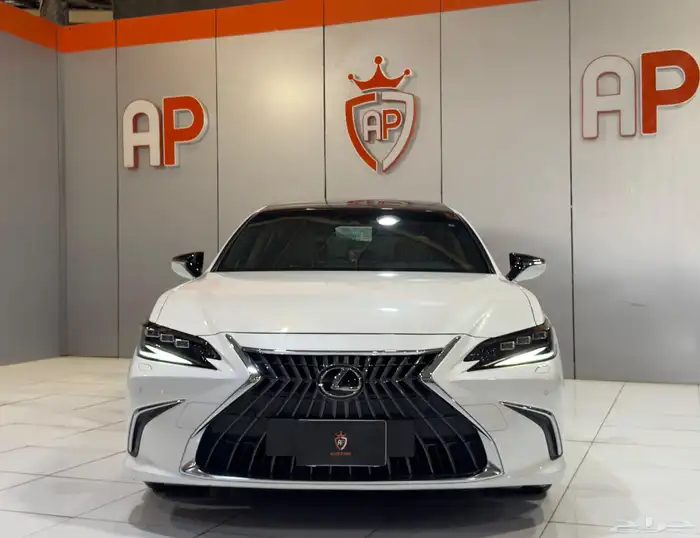 لكزس ES250 2023 شبه الجديد وارد عبداللطيف جميل 5