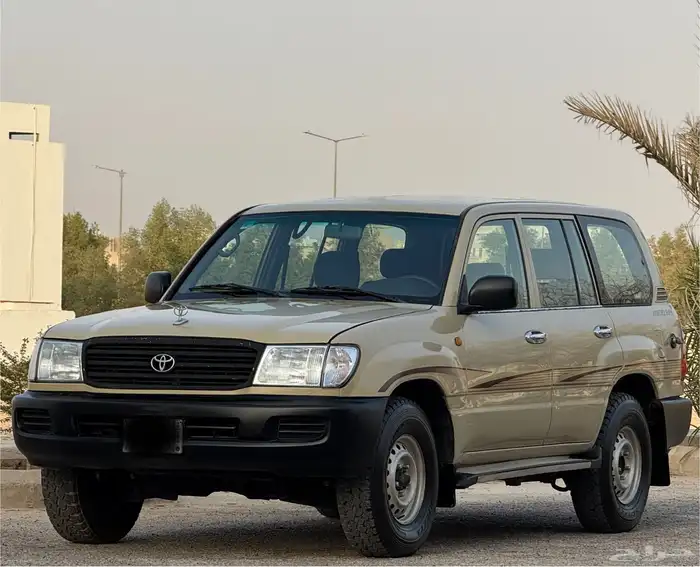 تويوتا لاندكروزر 2000 G 2