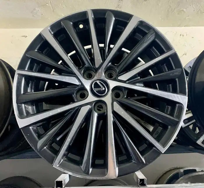 جنوط لكزس es350 موديل 2024 مقاس 18 اصلية وكالة 0