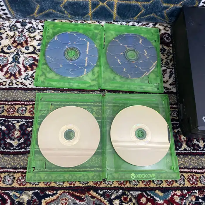 اكس بوكس وان نضيف مع جميع ملحقات 4