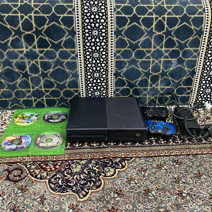 اكس بوكس وان نضيف مع جميع ملحقات 0