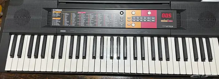 Yamaha 61-Keys Portable Keyboard   PSR-F51 3