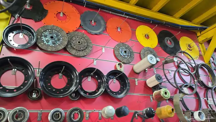 محل قطع غيار رافعات شوكية تايوتا متسوبيشي تي سي ام نيسان 4