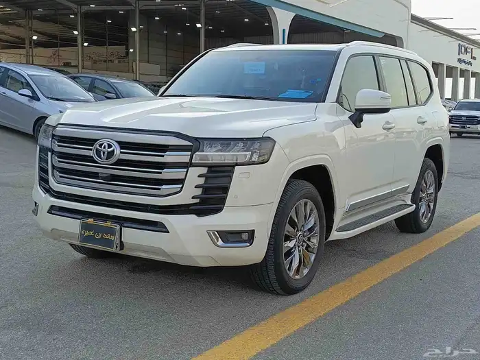 تويوتا جي اكس ار موديل 2024 بنزين L4 1