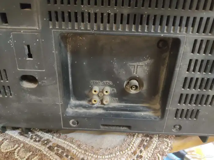 تلفزيون jvc 21 بوصه 1