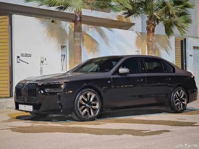 BMW 760 Xdrive 2023 ضمان وصيانة فل بي بي اف 6