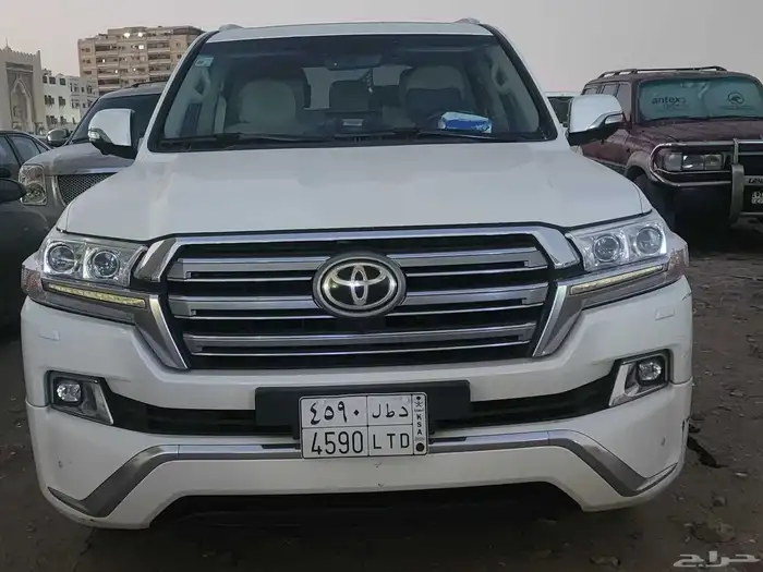 لاندكروزر 2018 vxr 7