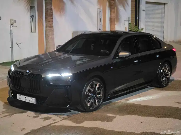 BMW 760 Xdrive 2023 ضمان وصيانة فل بي بي اف 1