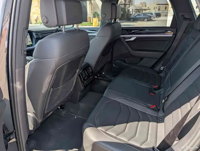 طوارق 2022 Volkswagen Touareg R-Line (مزايا خاصة وممشى قليل) 15
