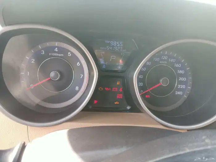 Hyundai ELANTRA 2