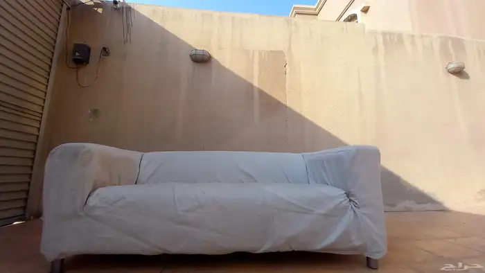 كنبه للبيع بالغطاء اللي عليها 300 بدون الغطاء ب 150 الكنبه 0