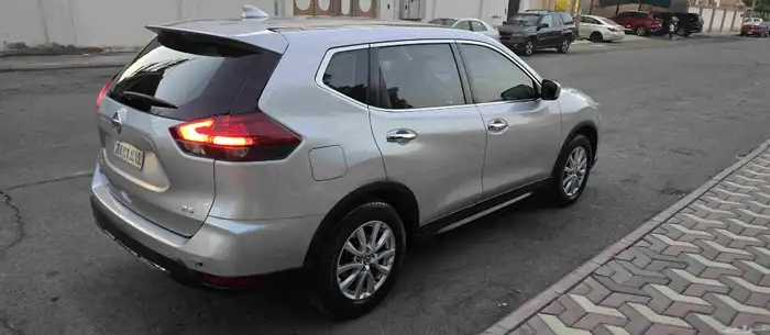 نيسان اكستريل 9