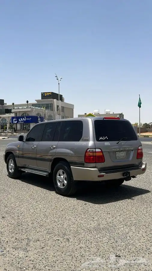 للبيع جيب لاندكروزر 2001 3
