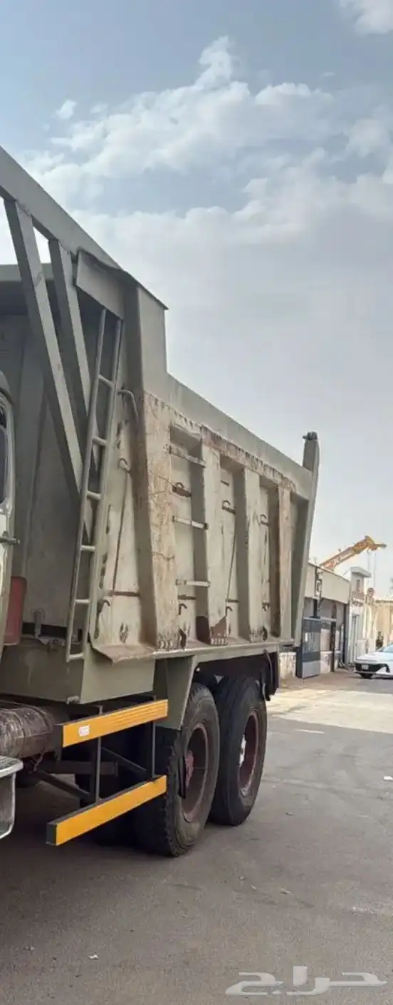 صندوق قلاب للبيع نظف جدا 1