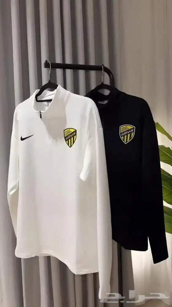 سويتر نادي الإتحاد الملكي بشكل راقي 0