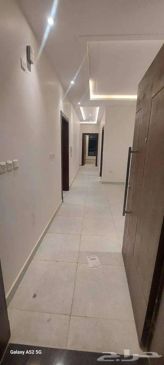 شقة جديدة بحي الواحة سندس 4 غرف 3