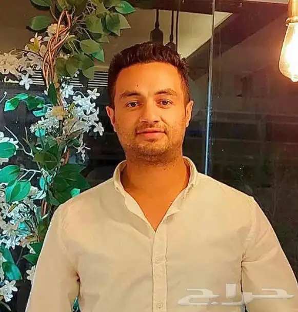 بائع في محل او كاشير وابحث عن عمل 0