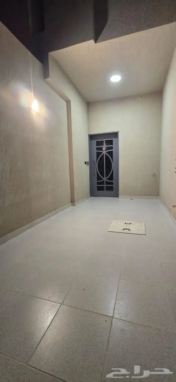 شقة للايجار حي العزيزية 11