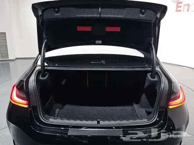 بي ام 320I موديل 2023 -- BMW320I 4