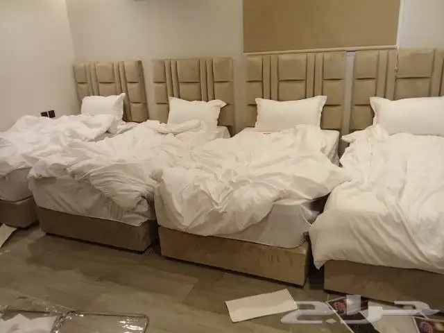 سرير فاخر بتصميم عصري يضفي لمسة فخامة لغرفتك 5